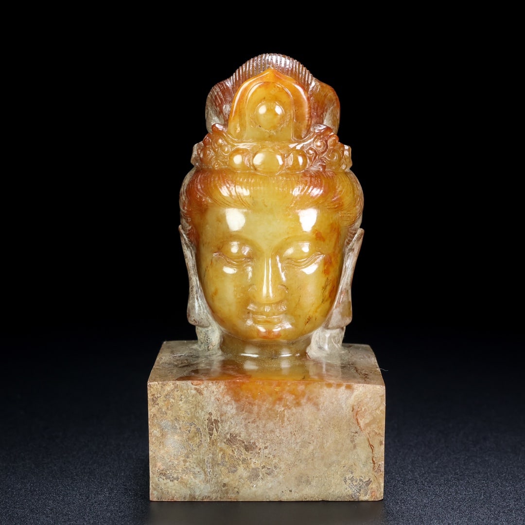 An Exquisite Hotan Jade Buddha head Ornament: An Exquisite Hotan Jade Buddha head Ornament,Han Dynasty, China,Size:2.4inx2.4inx4.7in,Weight:575g 和田玉佛头摆件,中国汉代