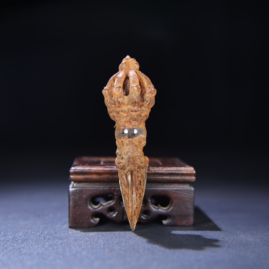 An Exquisite Crystal Vajra: An Exquisite Crystal Vajra,Han Dynasty, China,Size:4.3inx1.4in,Weight:58g 水晶金刚杵,中国汉代