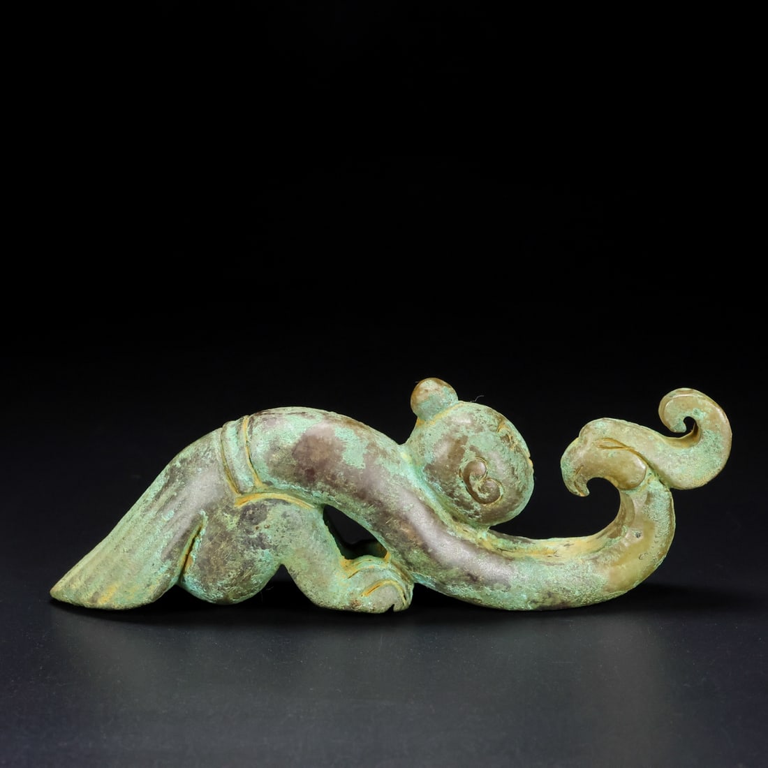 An Exquisite Hotan Jade Figures Ornament: An Exquisite Hotan Jade Figures Ornament,Han Dynasty, China,Size:4.7inx0.8inx1.6in,Weight:108g 和田玉人形摆件,中国汉代