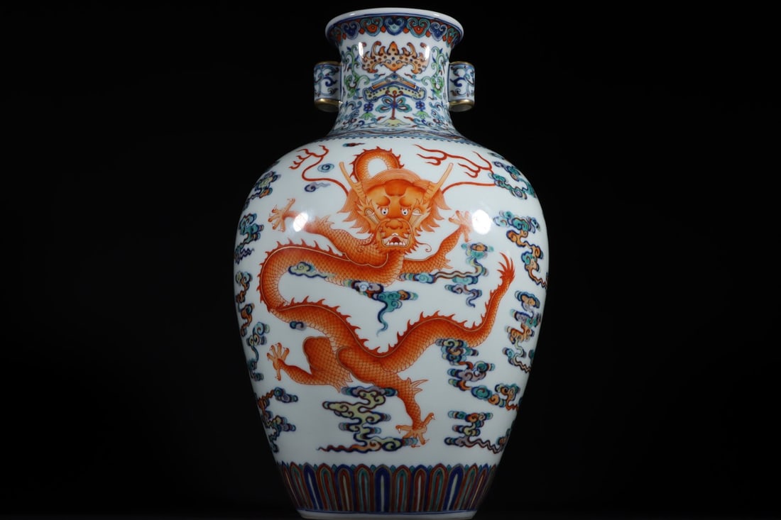 An Exquisite Blue and White Doucai Iron-Red Dragon Pattern Vase: An Exquisite Blue and White Doucai Iron-Red Dragon Pattern Vase,Qing Dynasty, China,Qianlong Six-character Mark,Size:13.4inx3.9inx3.2inx4.5inx3.5in 青花斗彩矾红(