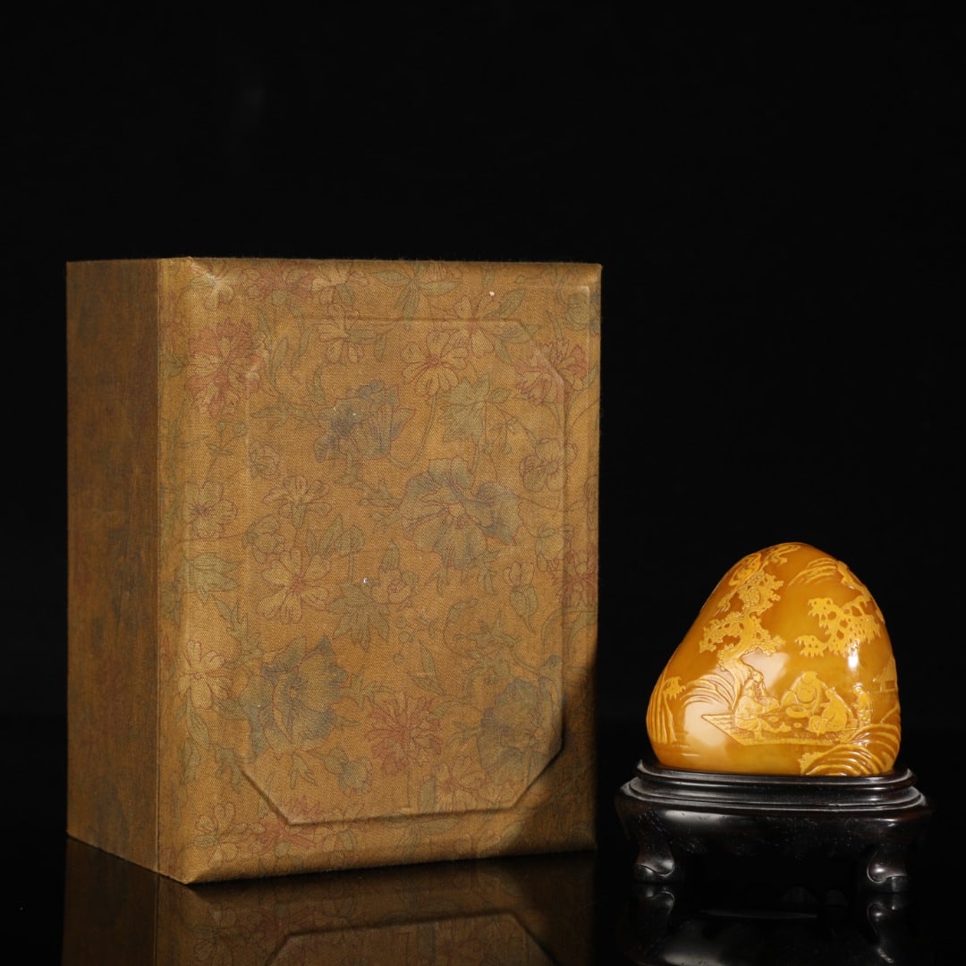 An Exquisite Shoushan Stone Character and Story Pattern Seal: An Exquisite Shoushan Stone Character and Story Pattern Seal,Republic of China,With Mark,Size:3inx2.8in ,Weight:389g 寿山石人物故事纹印章,&#