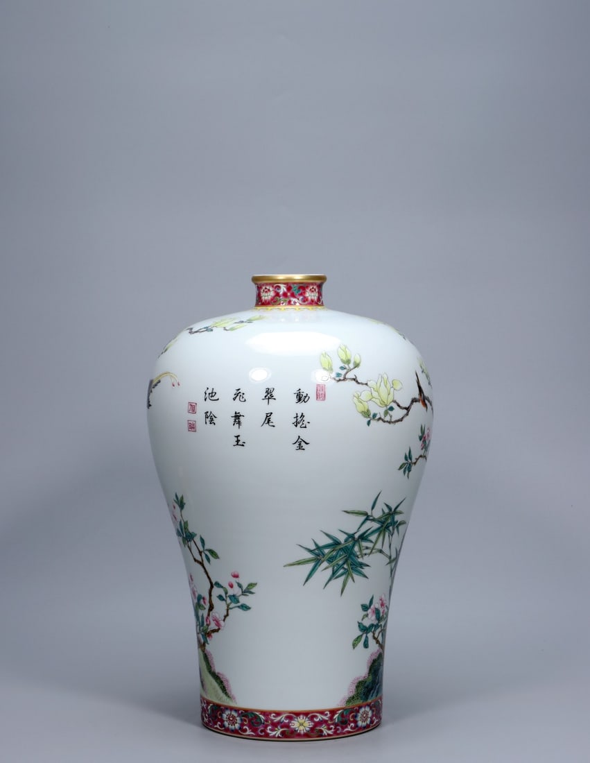 An Exquisite Enamel Peacock Pattern Vase - 3