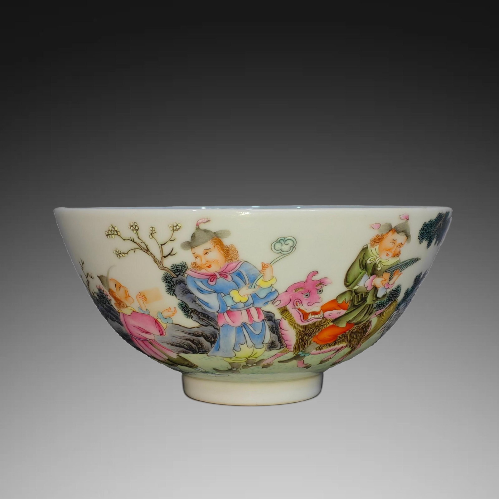 An Exquisite Famille-Rose Figures Pattern Bowl: An Exquisite Famille-Rose Figures Pattern Bowl,Qing Dynasty, China,Yongzheng Six-character Mark,Size:2.8inx5.7in 粉彩人物纹碗,中国清代,Ƃ