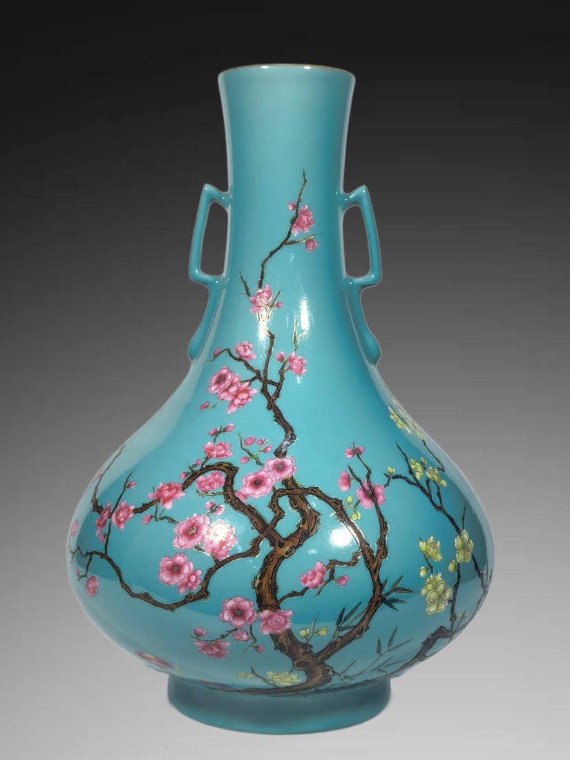 An Exquisite Famille-Rose Turquoise-Glazed Flower Pattern Double-Ears Vase: An Exquisite Famille-Rose Turquoise-Glazed Flower Pattern Double-Ears Vase,Qing Dynasty, China,Qianlong Six-character Mark,Size:13inx8.3in 粉彩松石绿釉花Õ