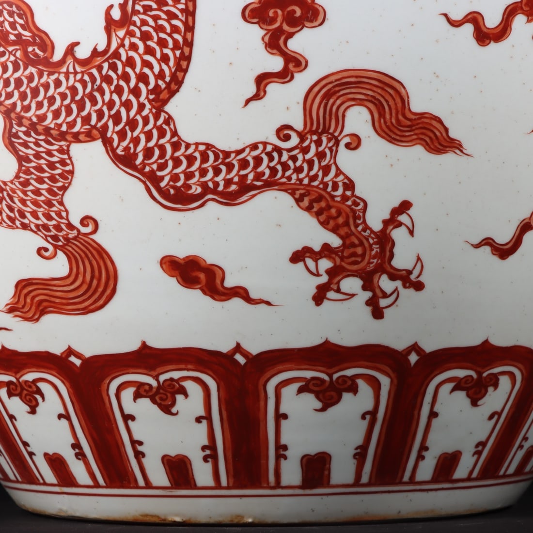 An Exquisite Iron-Red Dragon Pattern Vat - 7