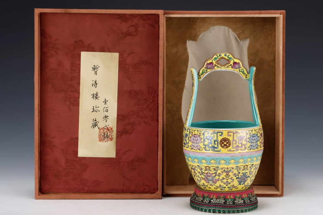 An Exquisite Enamel Lotus Pattern Bucket: An Exquisite Enamel Lotus Pattern Bucket,Qing Dynasty, China,Yongzheng Four-character Mark,Size:8.6inx4.8in