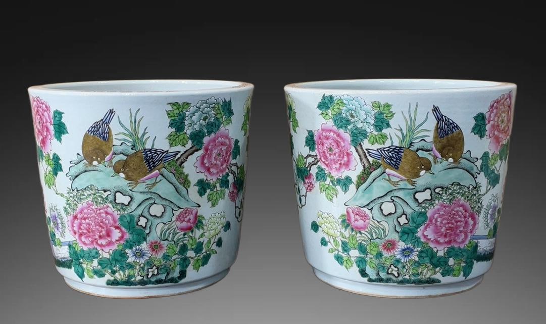 A pair of Exquisite Famille-Rose Flower and Bird Pattern Basin: A pair of Exquisite Famille-Rose Flower and Bird Pattern Basin,Qing Dynasty, China,Size:12.2inx14.4in 一对粉彩花鸟纹盆,中国清代
