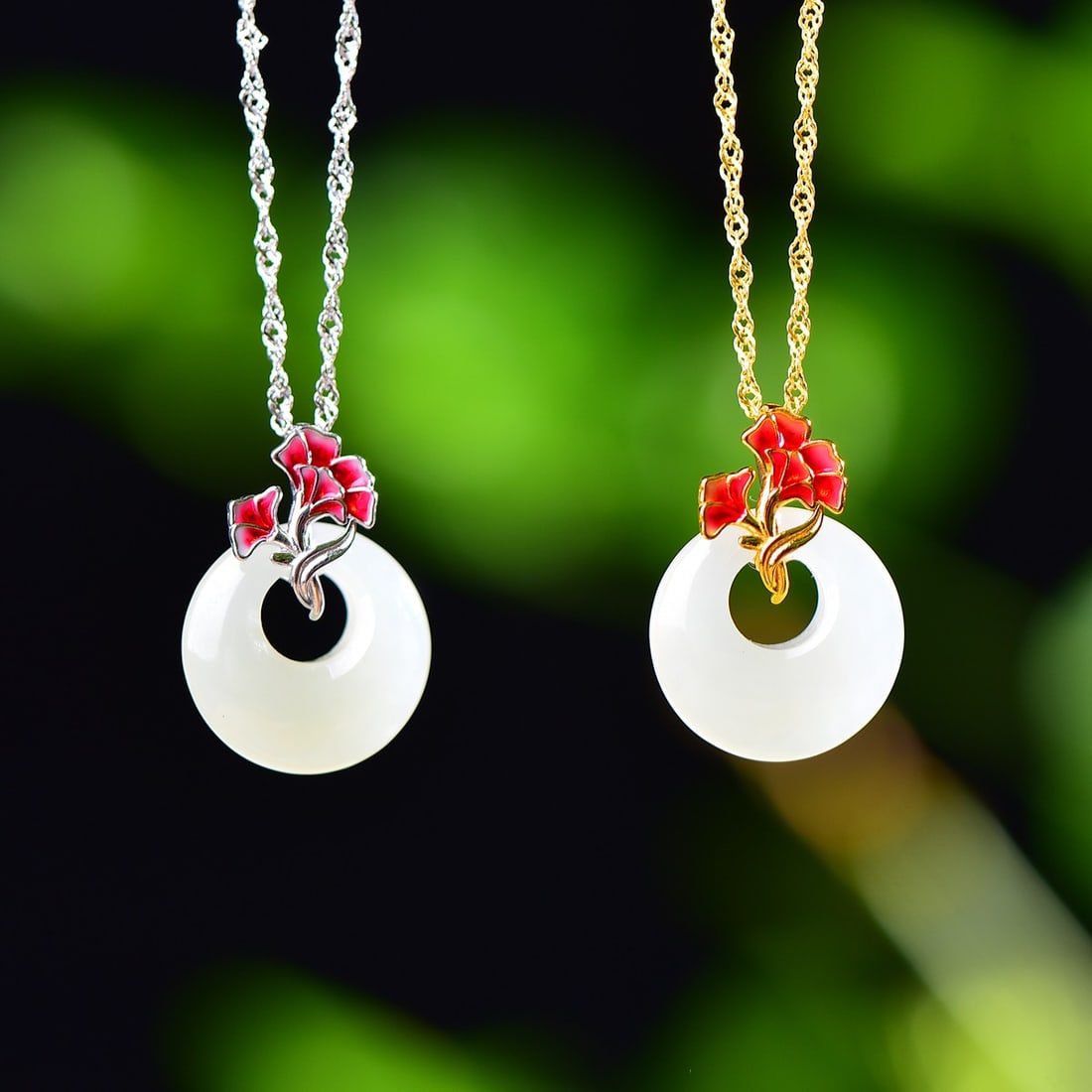 A Pair of Exquisite Silver Inlaid Hotan Jade Pendant: A Pair of Exquisite Silver Inlaid Hotan Jade Pendant,Size:0.6inx0.6in 一对银镶和田玉平安环吊坠