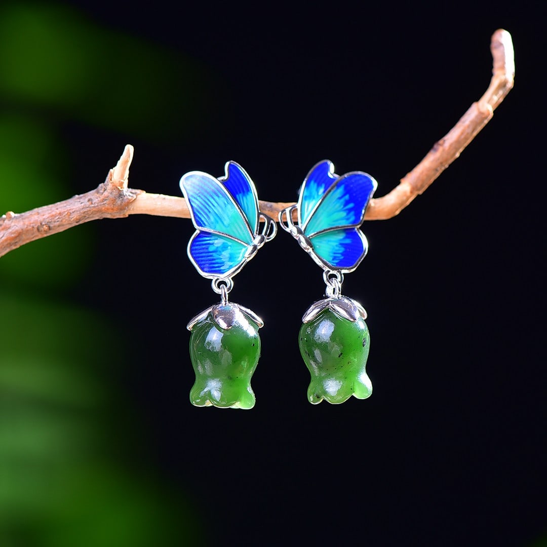 A Exquisite Silver Inlaid Hotan Jasper Butterfly Earrings: A Exquisite Silver Inlaid Hotan Jasper Butterfly Earrings,Size:0.3inx0.5in 银镶嵌和田碧玉蝴蝶耳钉