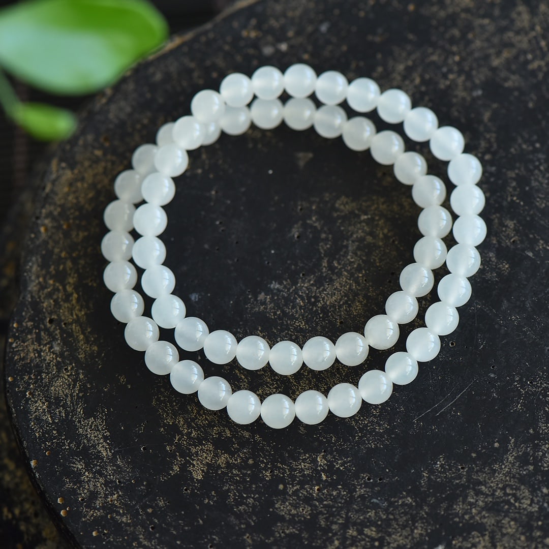 A Exquisite Hotan White Jade Bracelet: A Exquisite Hotan White Jade Bracelet,Size:0.2inx0.2in 和田白玉手链