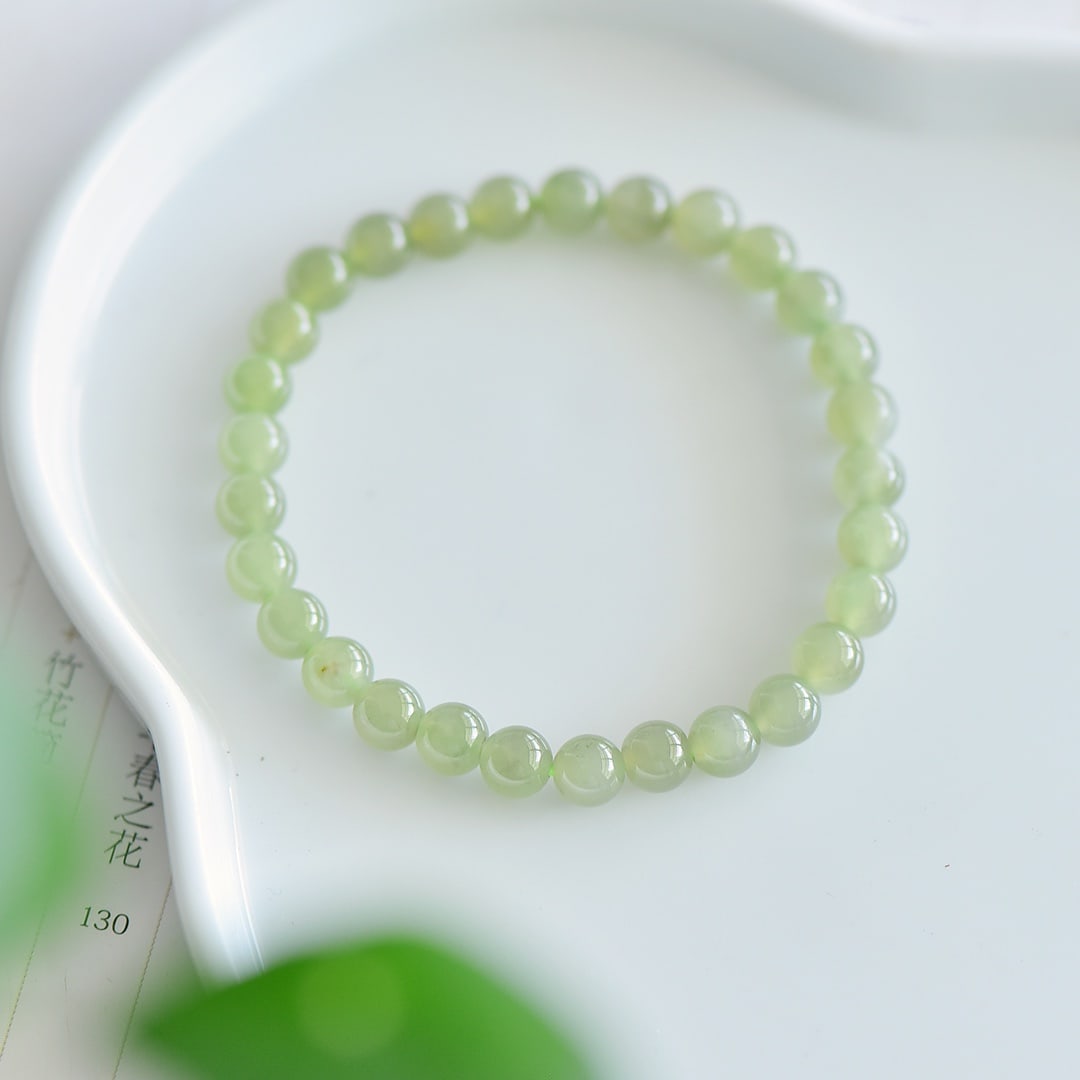 A Exquisite Hotan Jade Fine Bead Bracelet: A Exquisite Hotan Jade Fine Bead Bracelet,Size:0.2inx0.2in 和田玉细珠手链
