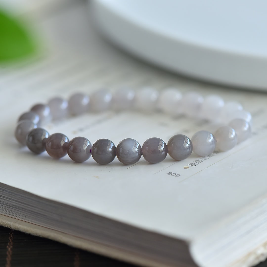 A Exquisite Hotan Jade Bracelet: A Exquisite Hotan Jade Bracelet,Size:0.3inx0.3in 和田玉烟紫手链