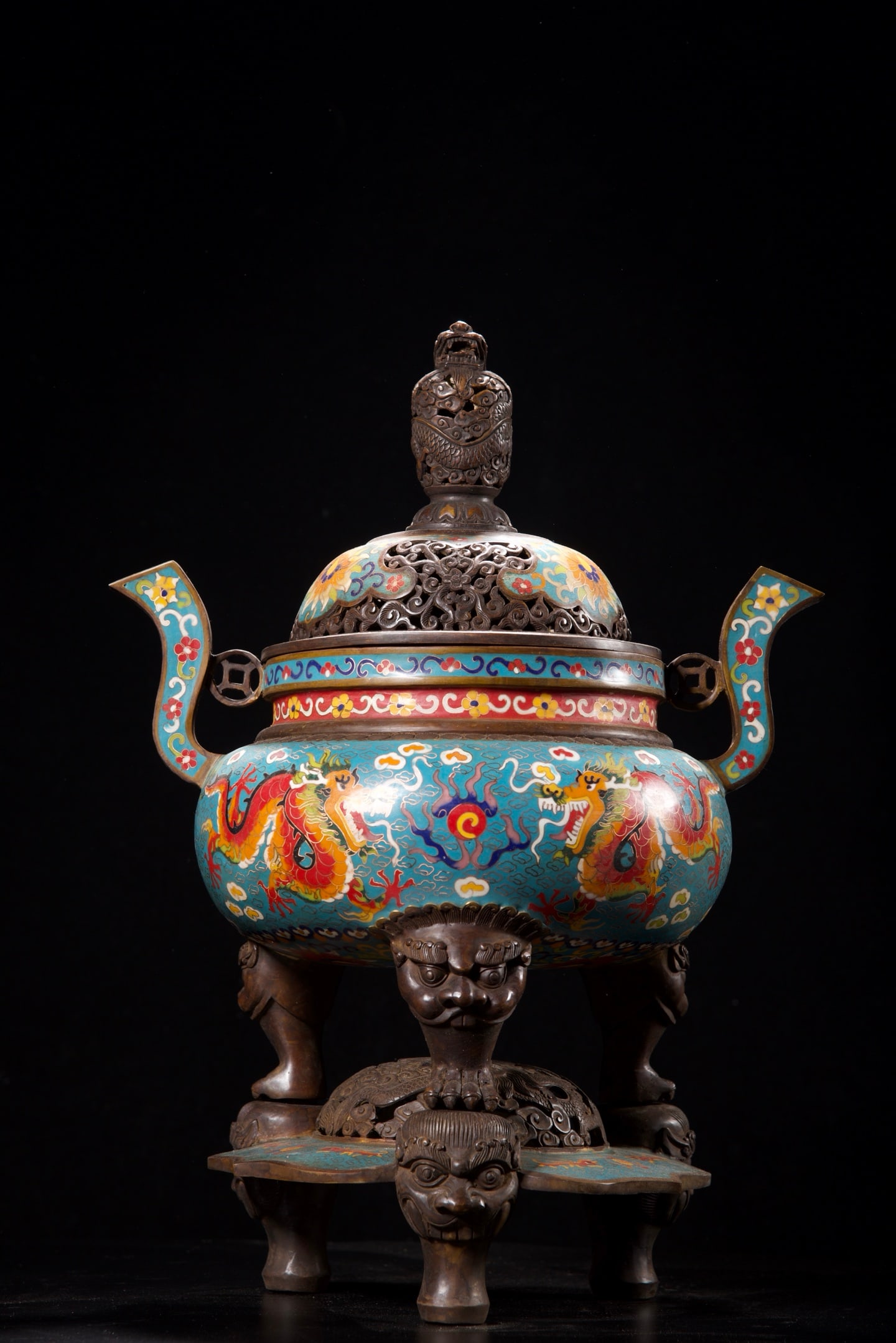 An Exquisite Cloisonne Dragon Pattern with Cover Double-Ears Tripod Censer