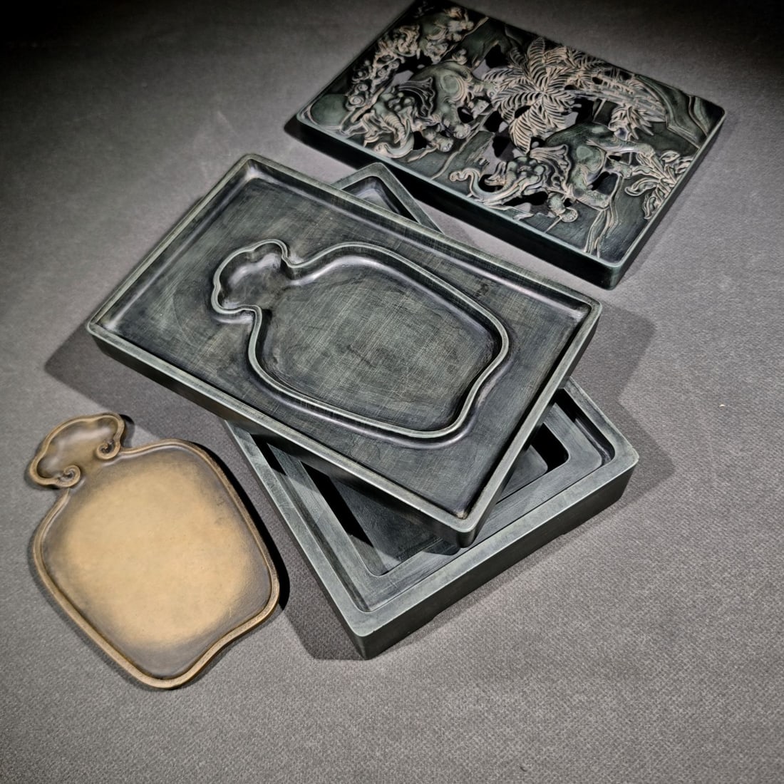 An Exquisite Elephant Pattern Inkstone,with poem (1 of 9)