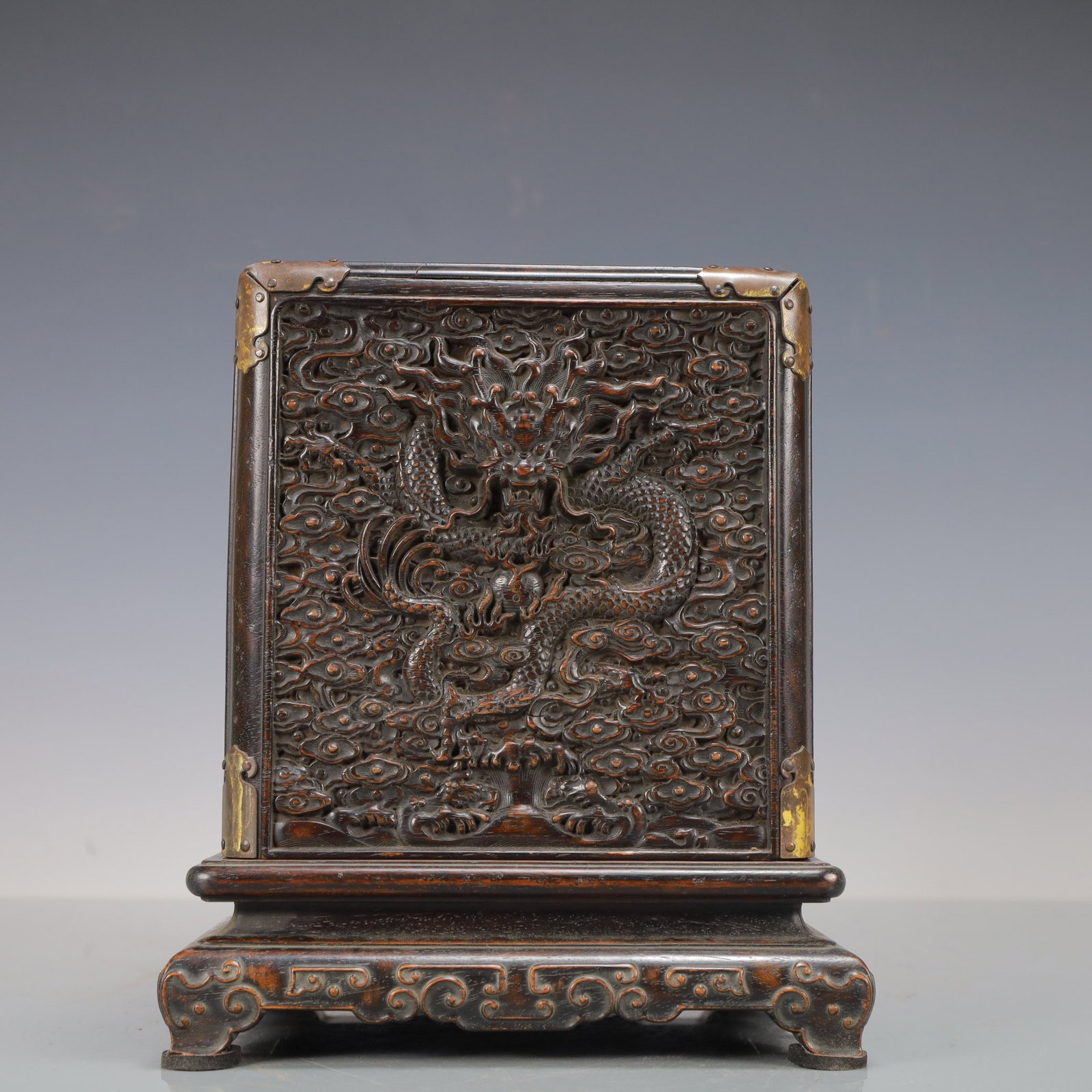 An Exquisite Zitanwood Dragon Pattern Box: An Exquisite Zitanwood Dragon Pattern Box,Qing Dynasty,China,Size:6.1inx6.1inx8.7in,Weight:1450g,紫檀木龙纹盒子,中国清代