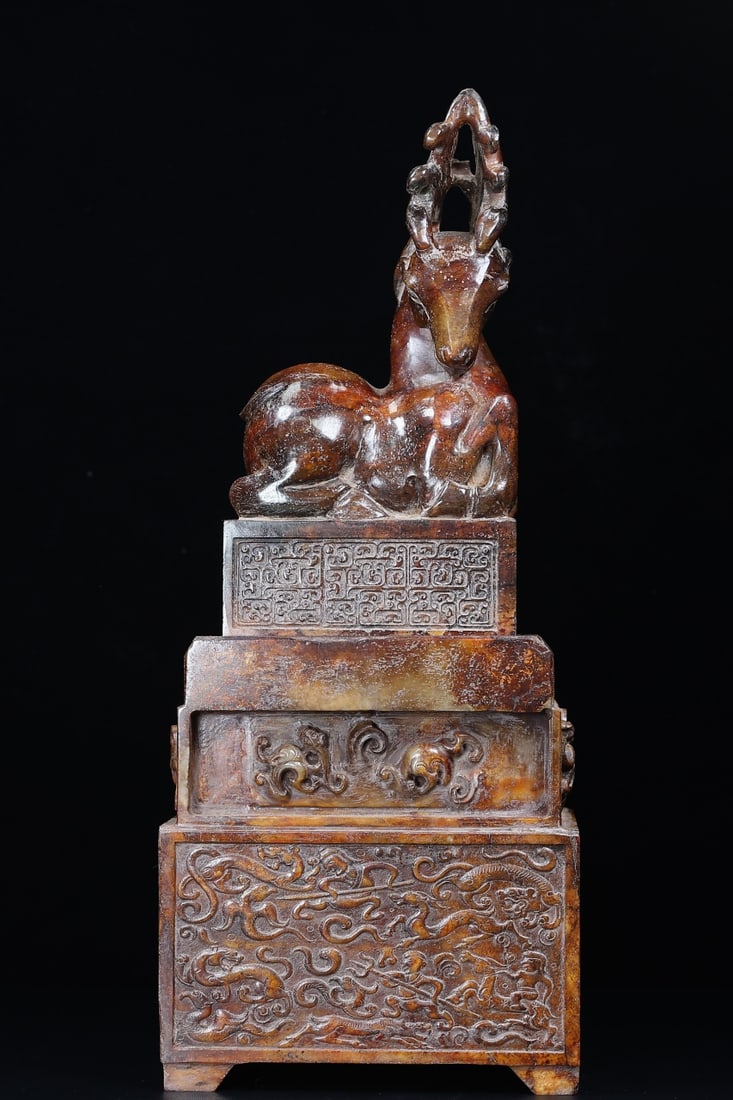 An Exquisite White Jade Hunting Pattern Auspicious Animal Seal: An Exquisite White Jade Hunting Pattern Auspicious Animal Seal,Han Dynasty,China,Size:16.3inx6.7inx4.6in,Weight:11600g,白玉狩猎纹瑞兽印章,中