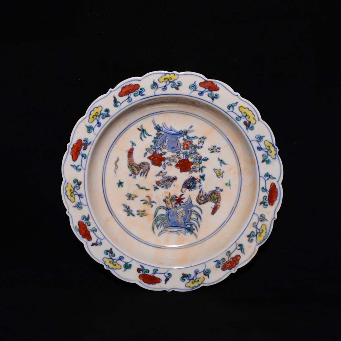 An Exquisite Doucai Flower and Bird Pattern Plate,: An Exquisite Doucai Flower and Bird Pattern Plate,Ming Dynasty, China,Chenghua Six-character Mark,Size:1.2inx7.1in斗彩花鸟纹盘