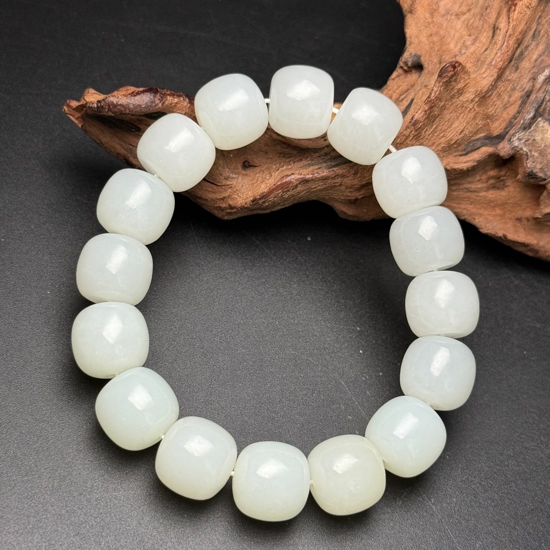 An Exquisite White Jade Bracelets - 2