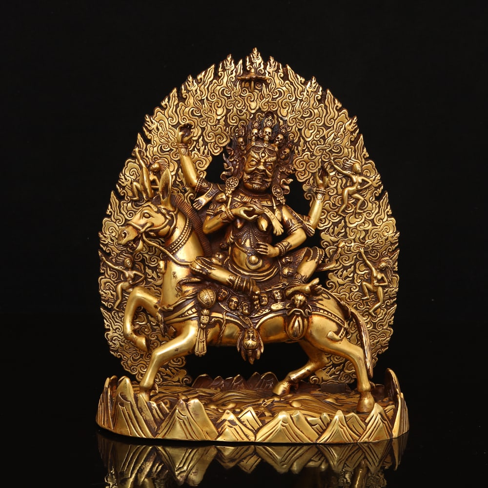 An Exquisite Gilt Bronze Buddha Statue (1 of 9)
