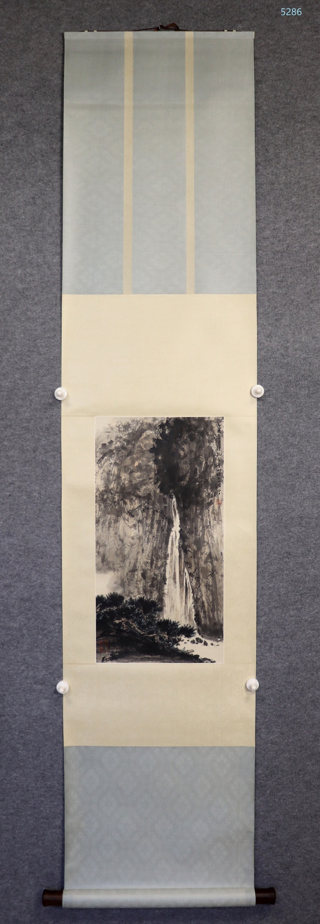 A Chinese Vertical Scroll Ink Painting of Landscape on Paper: A Chinese Vertical Scroll Ink Painting of Landscape on Paper,Fu baoshi,Size:(Without frame)11.4inx22in,一幅中国水墨山水画立轴,傅