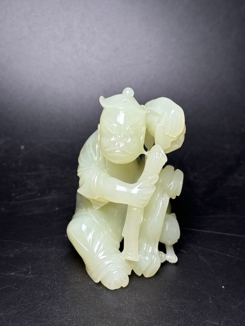 An Exquisite White Jade Figure Ornament