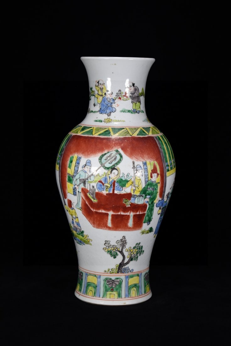 An Exquisite Wucai Character and Story Pattern Vase