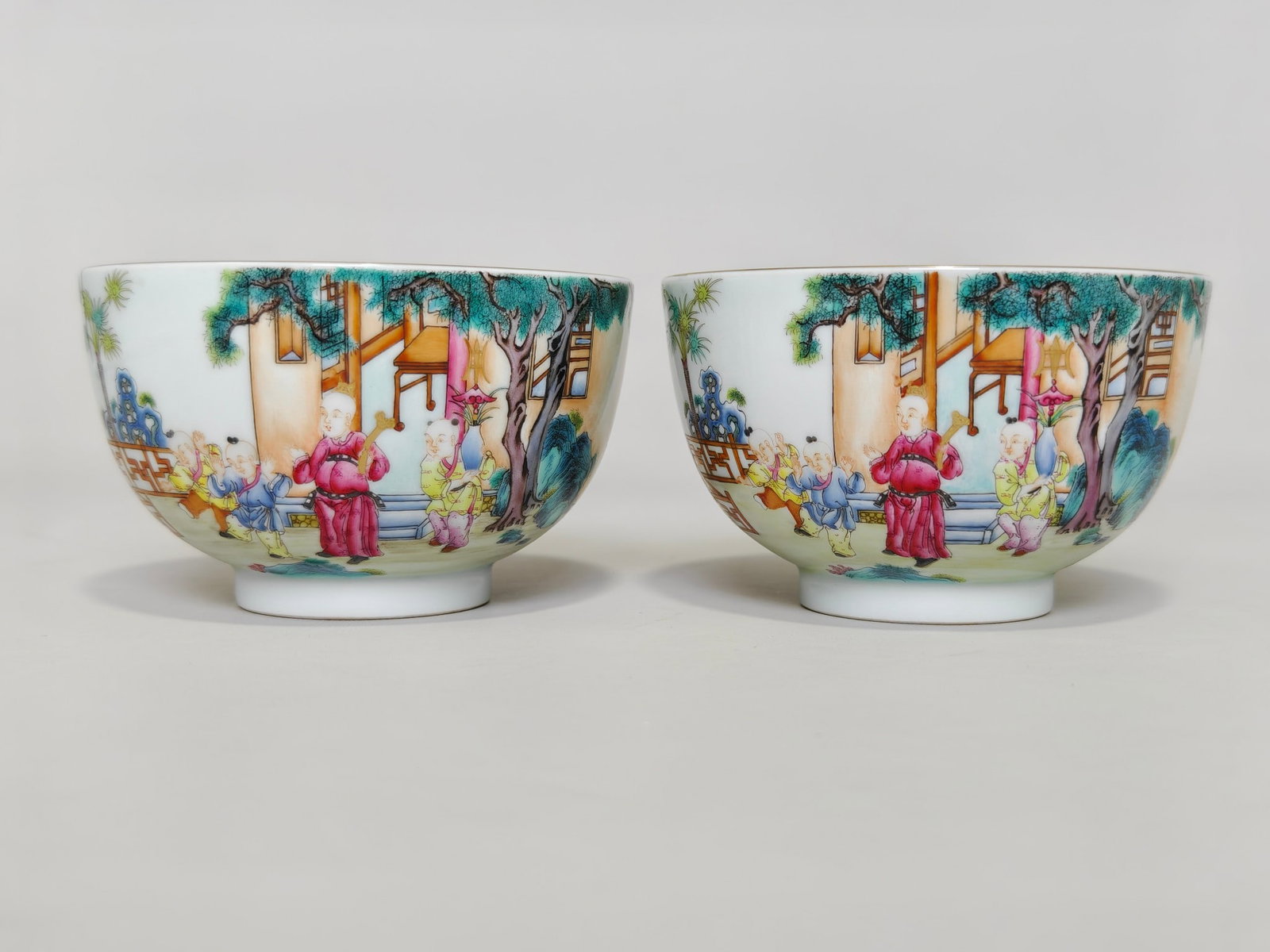 A Pair of Famille-Rose Character and Story Pattern Bowl: A Pair of Famille-Rose Character and Story Pattern Bowl,Qing Dynasty,China,with Daoguang Six-character Mark,Size:2.8inx4.6in 一对粉彩人物故事纹