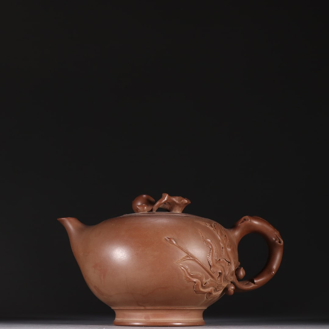 An Exquisite Purple Sands Peach Pattern Teapot (1 of 9)