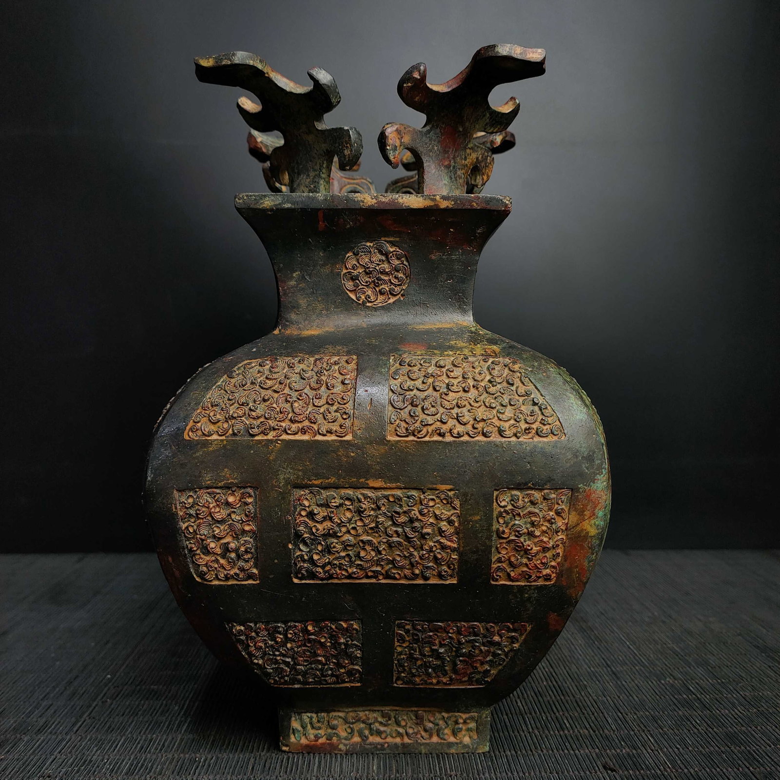 An Exquisite Bronze with Cover Vase: An Exquisite Bronze with Cover Vase,the Warring States period in China,Size:9.4inx5.9in,Weight:2700g,青铜带盖瓶,中国战国时期