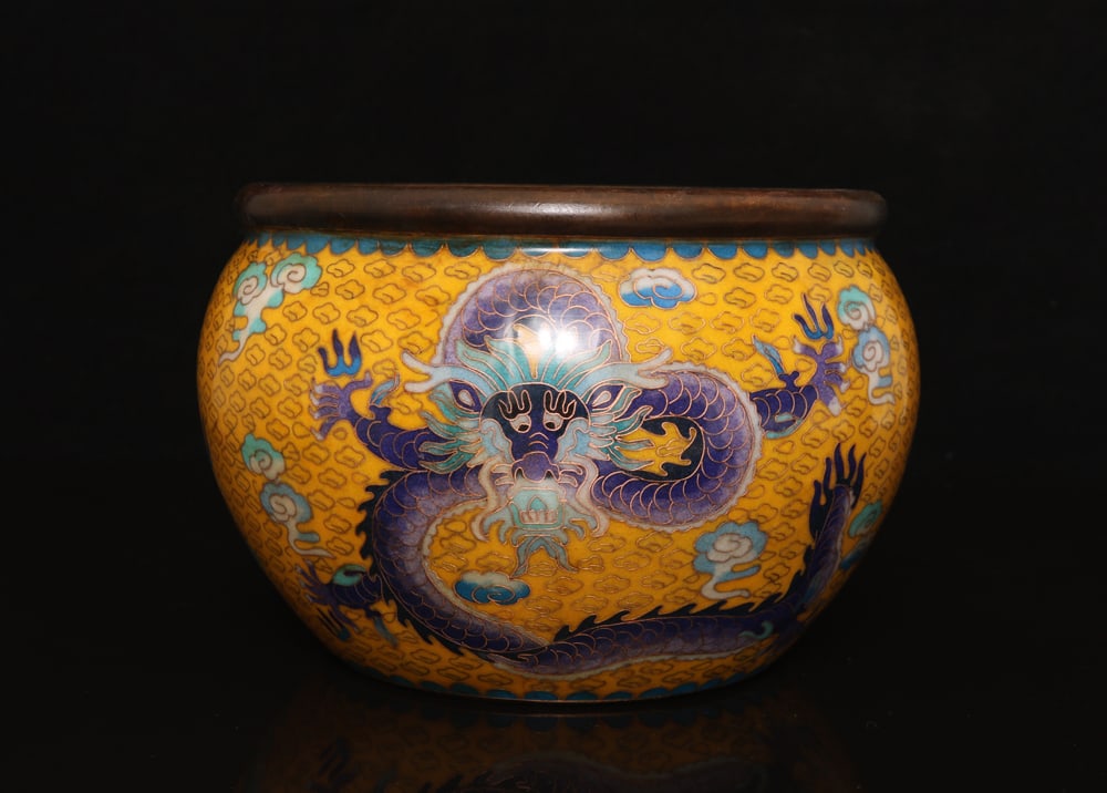 An Exquisite Cloisonne Auspicious Cloud and Dragon Pattern Vat