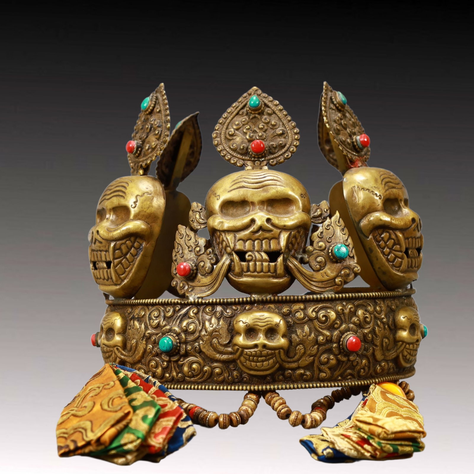 A Rare Bronze Crown,Inlaid Gems