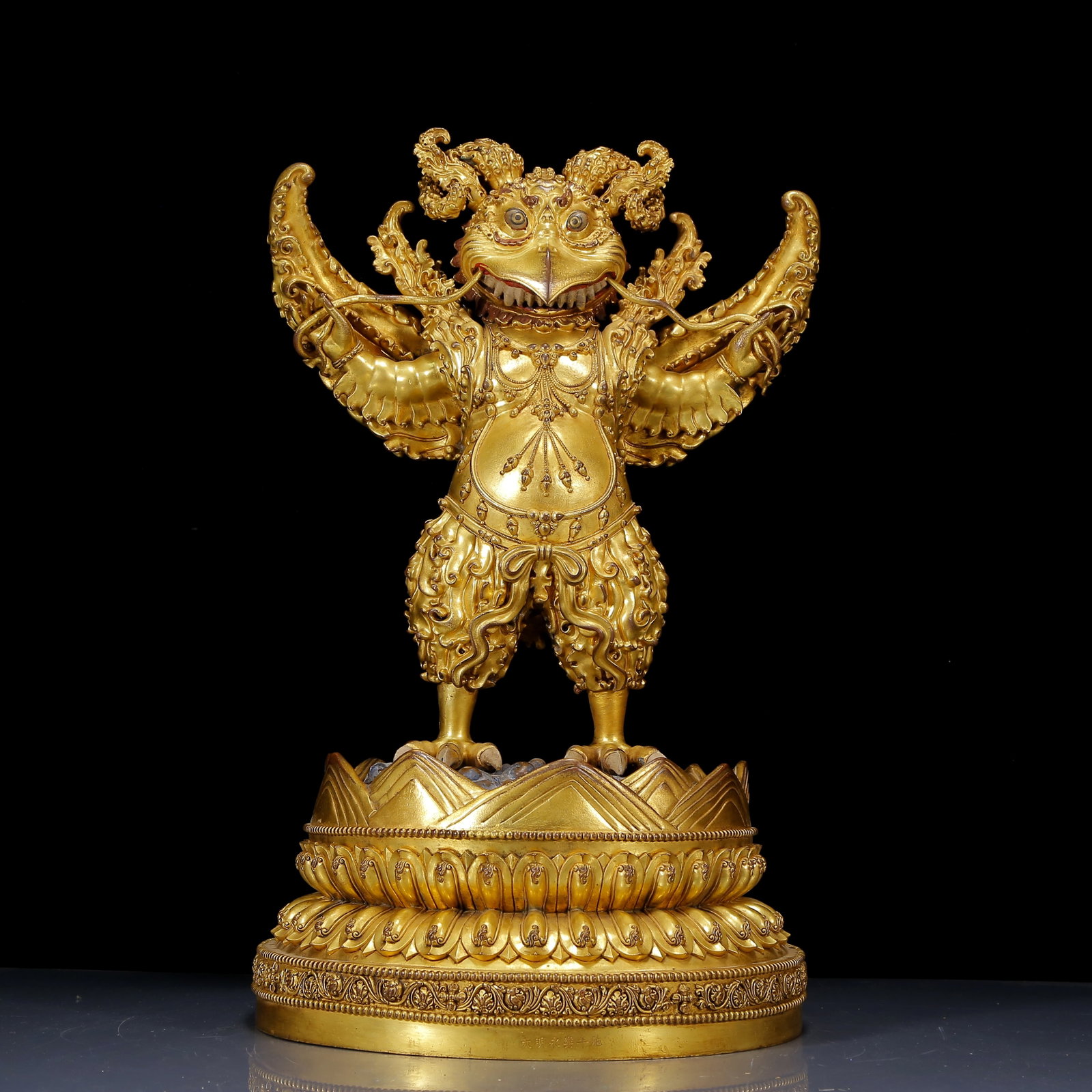 A Solemn Gilt Bronze Statue of Vajra