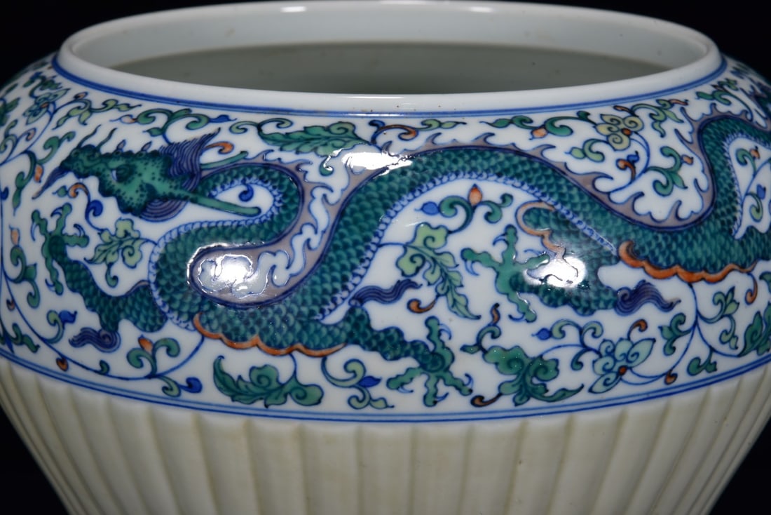 An Exquisite Doucai Dragon Pattern Jar - 5