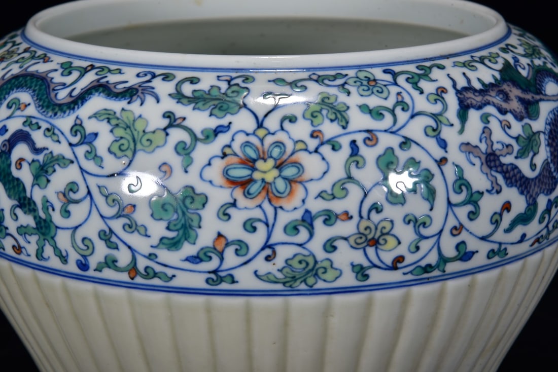 An Exquisite Doucai Dragon Pattern Jar - 6