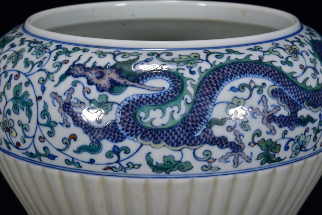 An Exquisite Doucai Dragon Pattern Jar - 7