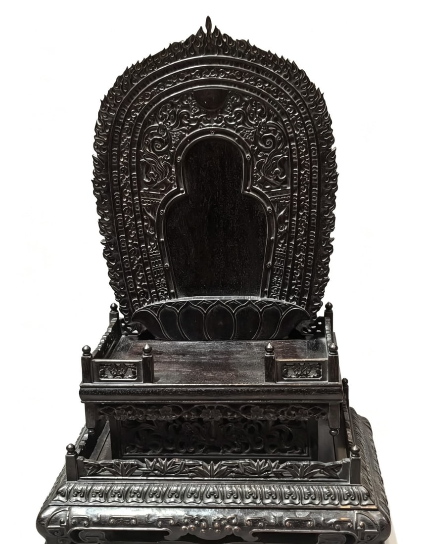 An Exquisite Zitanwood Niche: An Exquisite Zitanwood Niche,Qing Dynasty,China,Size:11inx7.9inx16.1in,紫檀木佛龛,中国清代
