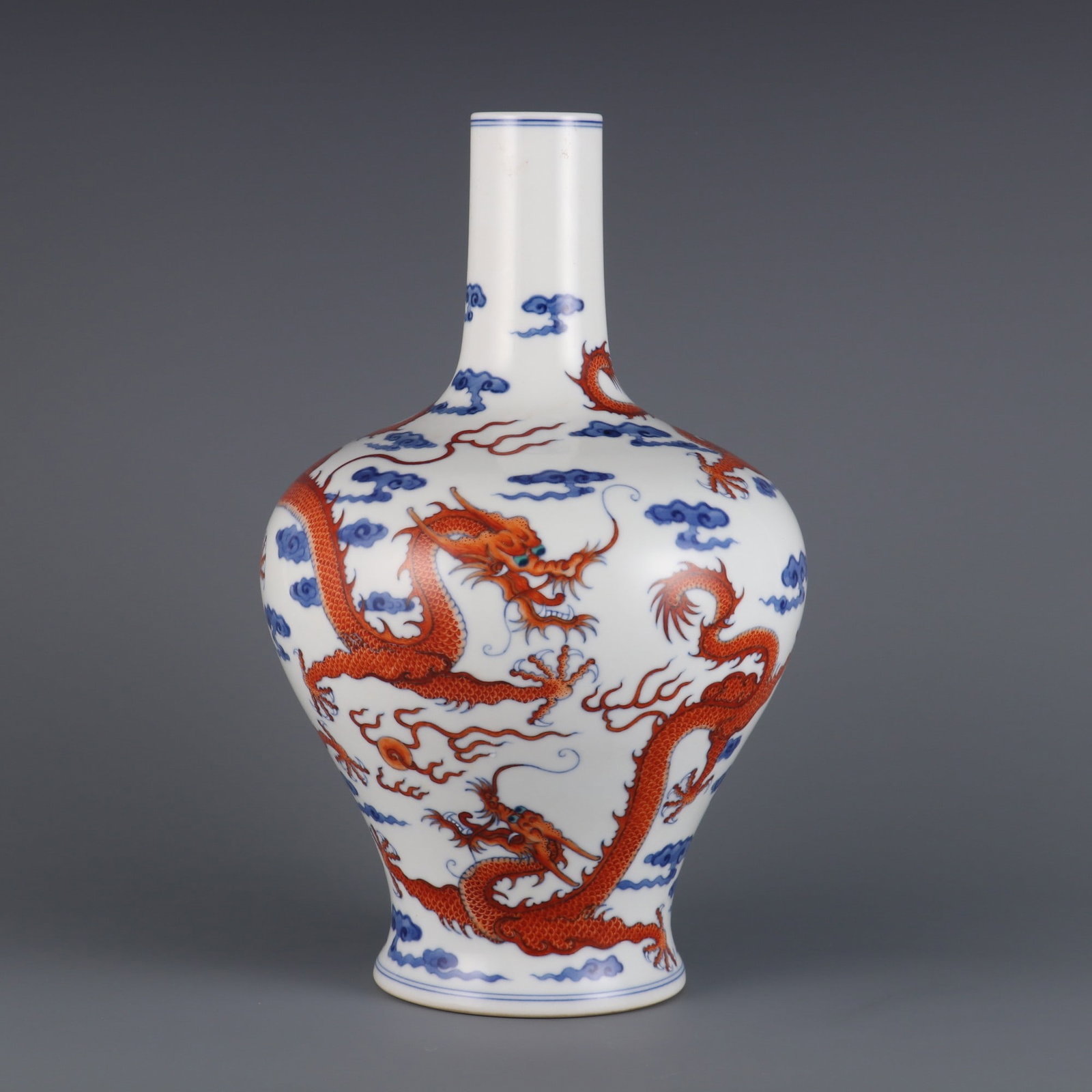 An Exquisite Blue and White Iron-Red Dragon Pattern Vase: An Exquisite Blue and White Iron-Red Dragon Pattern Vase,Qing Dynasty,China,Daoguang Six-character Mark,Size:12.6inx1.8in,青花矾红釉龙纹瓶,中Þ