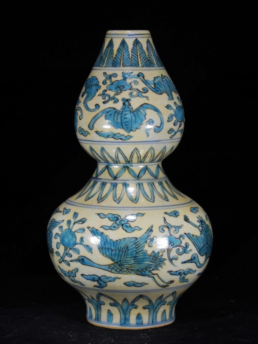 An Exquisite Peacock Blue Glazed Jiacai Flower and Bird Pattern Gourd Vase: An Exquisite Peacock Blue Glazed Jiacai Flower and Bird Pattern Gourd Vase,Ming Dynasty,China,With Mark,Size:14.2inx8.7in,孔雀蓝釉加彩花鸟纹ഽ