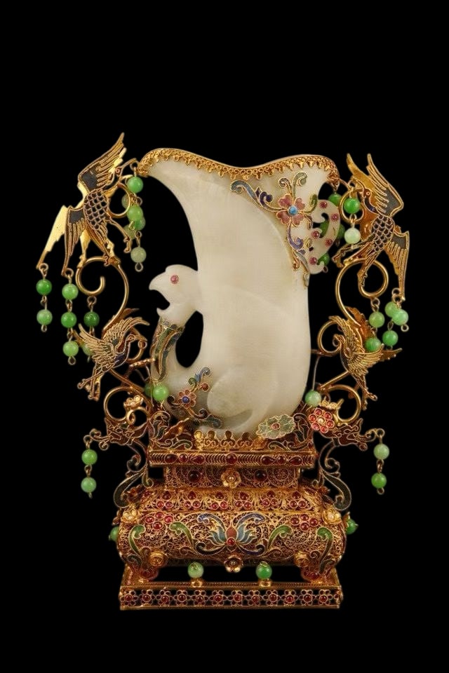 An Exquisite Filigree and Gilding Inlaid White Jade Goblet Ornament,Inlaid Gems: An Exquisite Filigree and Gilding Inlaid White Jade Goblet Ornament,Inlaid Gems,Qing Dynasty,China,with Qianlong Four-character Mark,Size:7.9inx3.1inx9.1in,Weight:880g,花丝鎏金