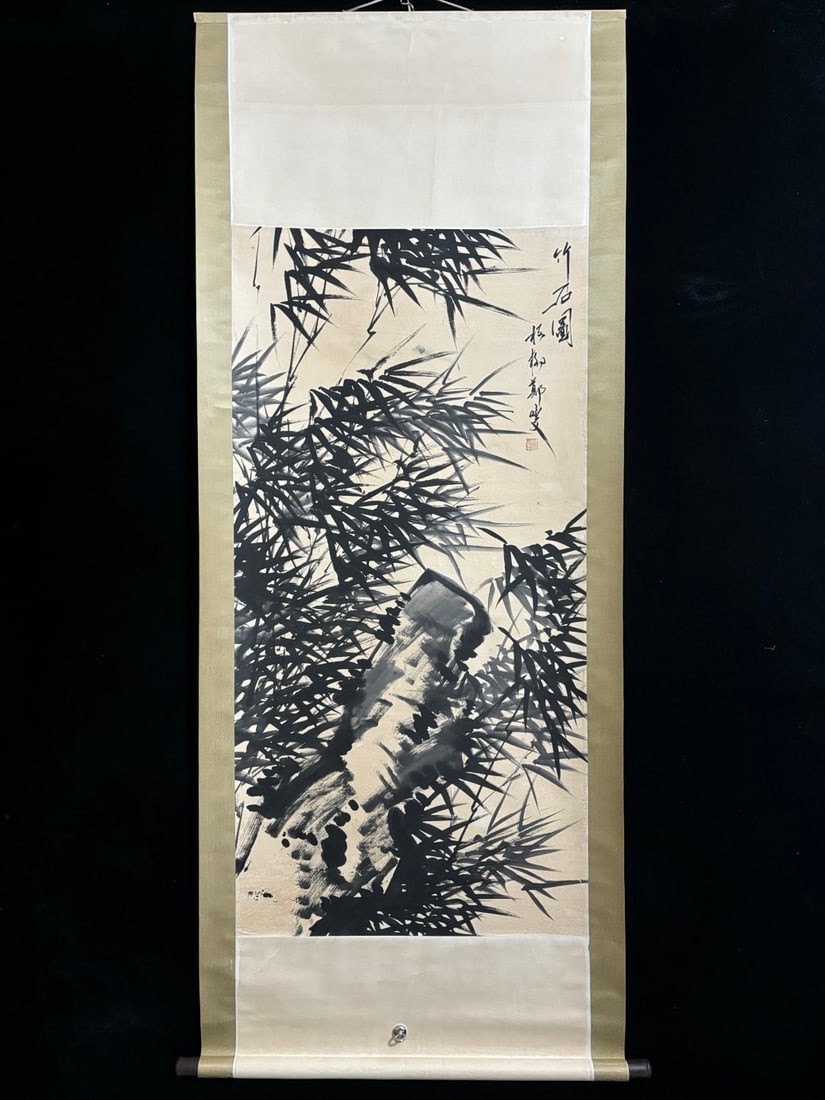 A Chinese Vertical Scroll Ink Painting of bamboo on Paper: A Chinese Vertical Scroll Ink Painting of bamboo on Paper,Zheng banqiao,Size:(entirety)78.7inx30.7in,(Without frame)51.2inx25.2in,一幅中国水墨竹子ஹ