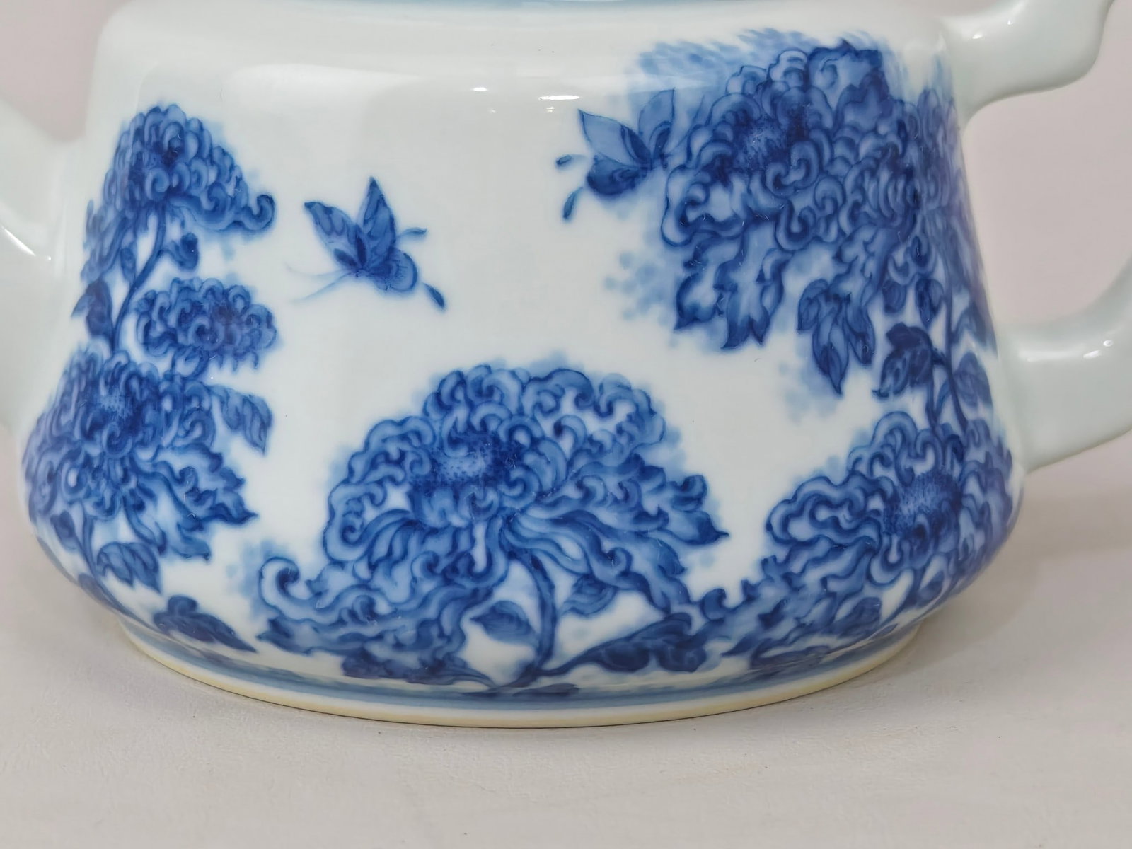 Blue and White Floral-Insect Pattern Teapot - 6