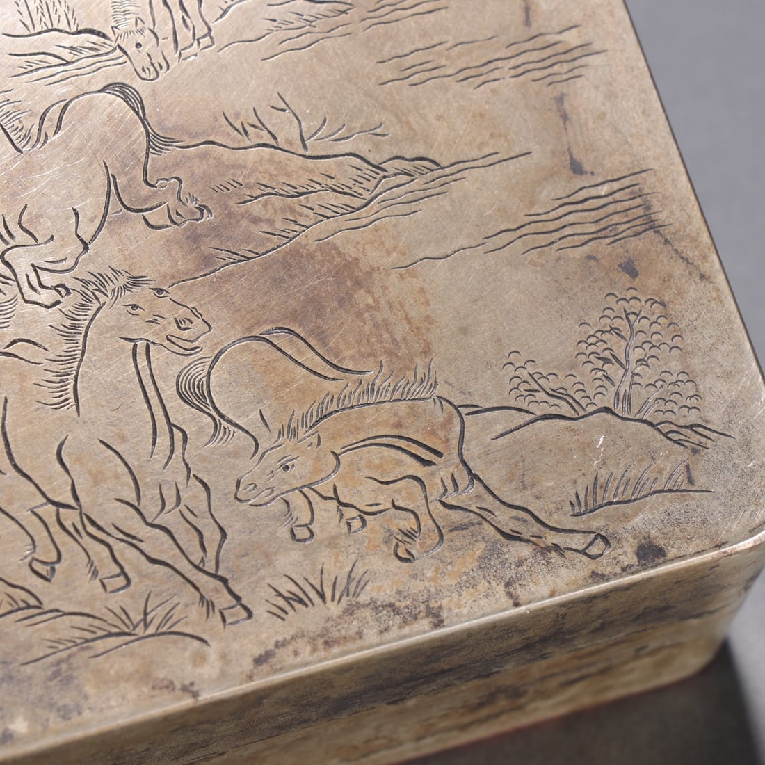 An Exquisite Copper Horse Pattern Box - 5