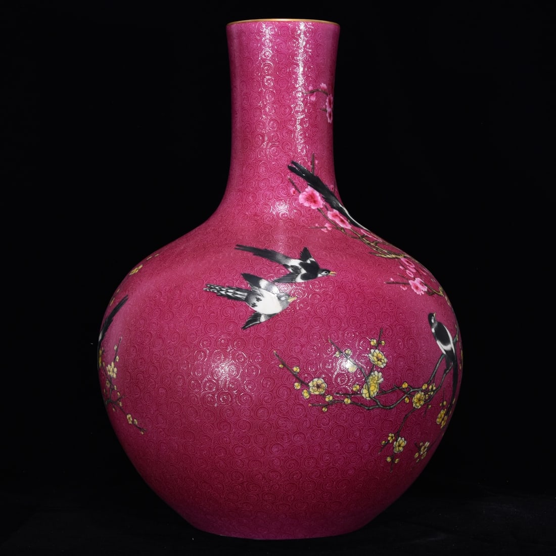 An Exquisite Ruby Red-Glazed Flower and Bird Pattern Vase - 3