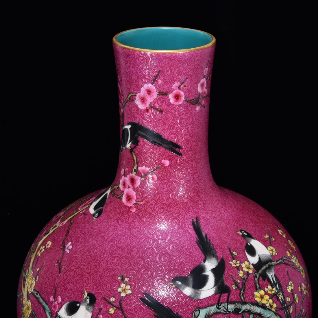 An Exquisite Ruby Red-Glazed Flower and Bird Pattern Vase - 4