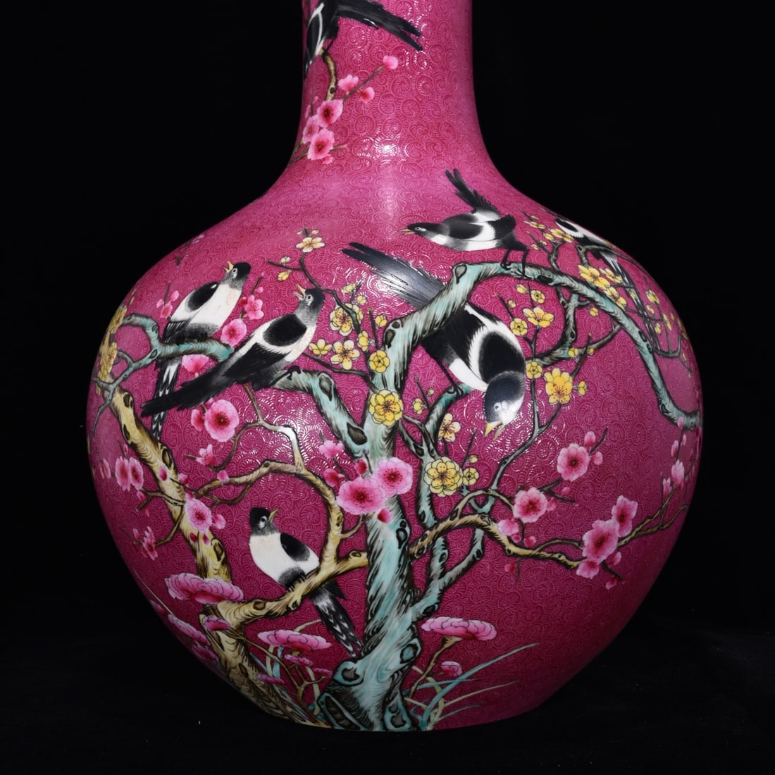 An Exquisite Ruby Red-Glazed Flower and Bird Pattern Vase - 5