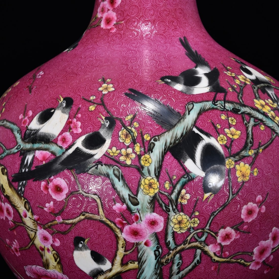 An Exquisite Ruby Red-Glazed Flower and Bird Pattern Vase - 6