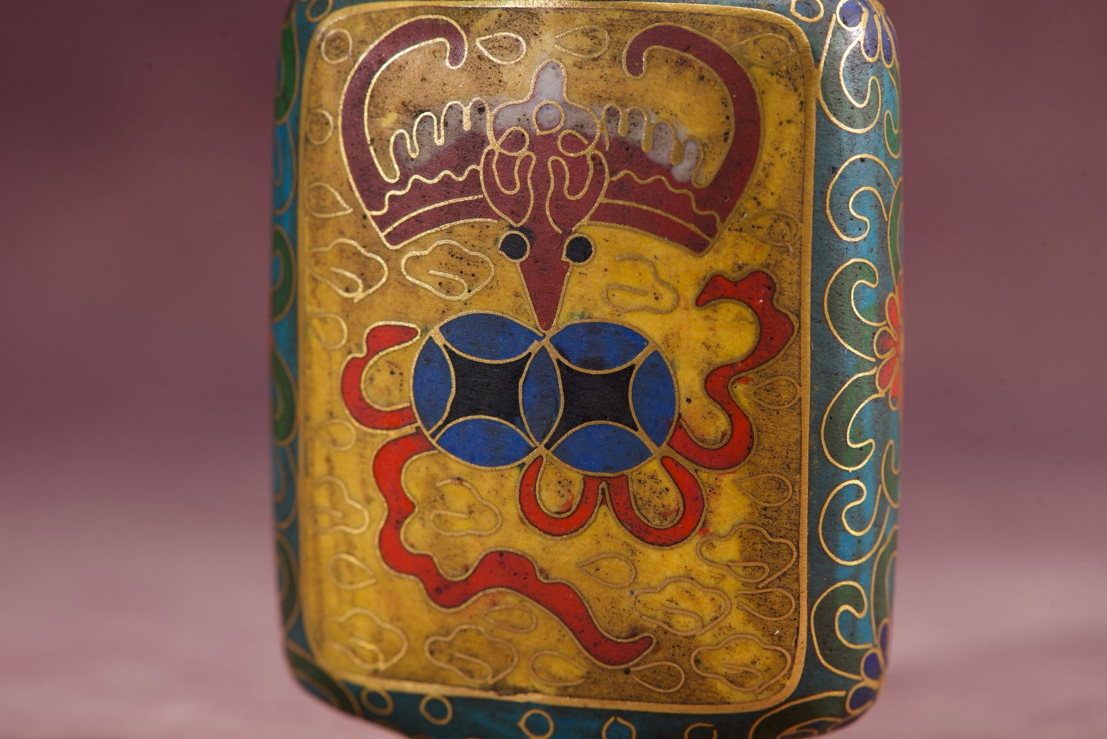 An Exquisite Cloisonne Bats Pattern Flower Pattern Snuff Bottle - 3