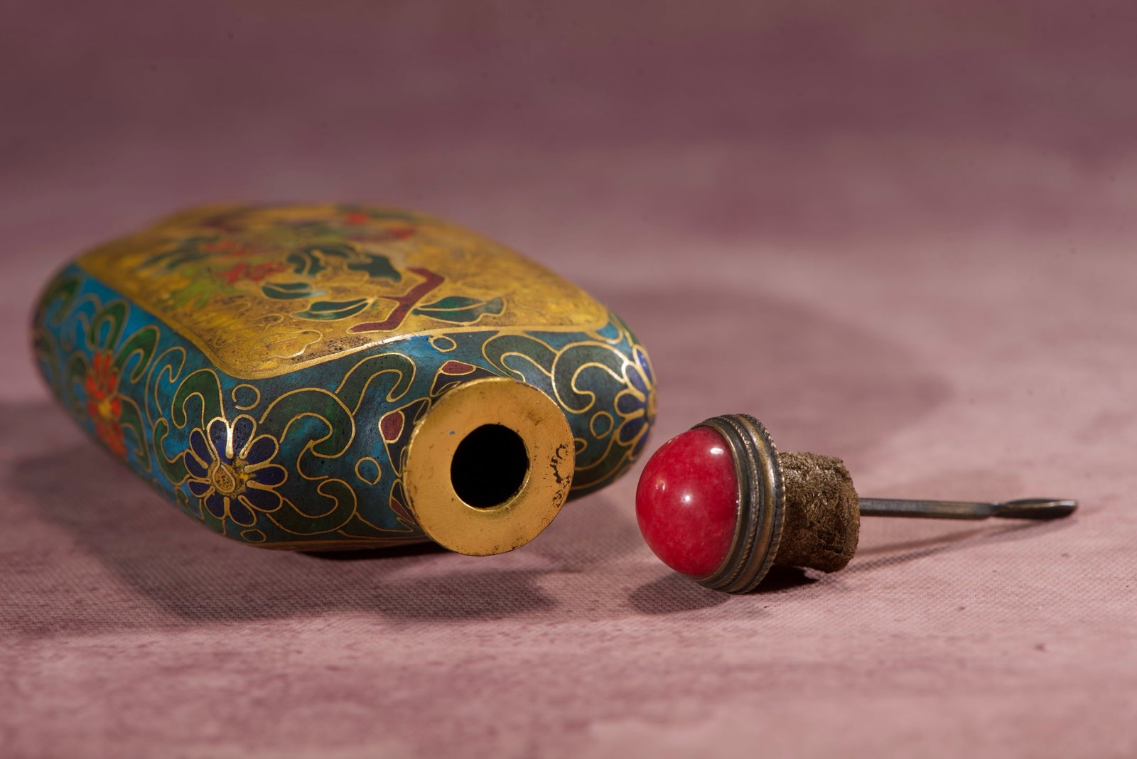 An Exquisite Cloisonne Bats Pattern Flower Pattern Snuff Bottle - 8
