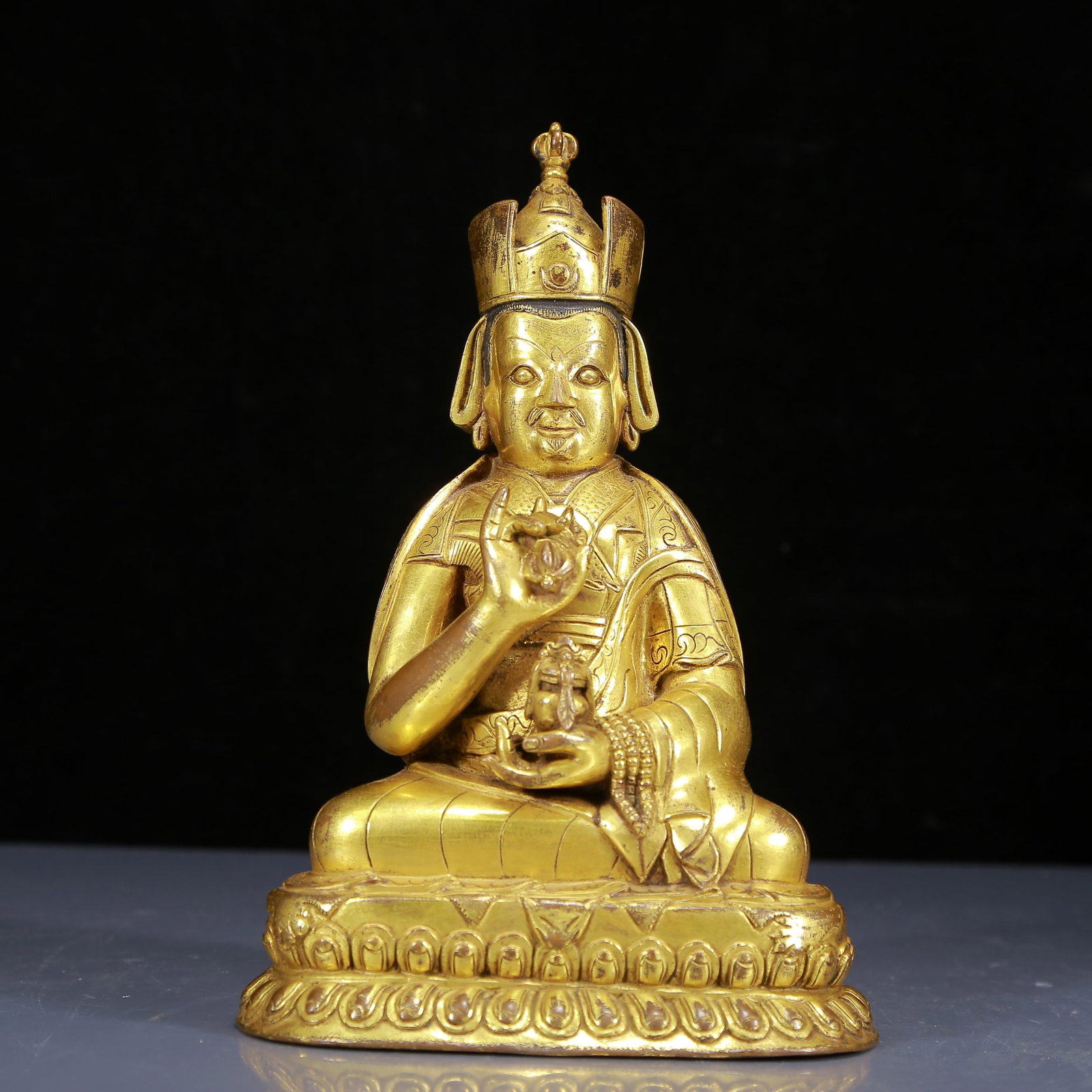 A Solemn Gilt Bronze Statue of Guru: A Solemn Gilt Bronze Statue of Guru,Ming Dynasty,China,Size:5.5inx4.7inx8.3in,Weight:1790g,铜鎏金上师像,中国明代