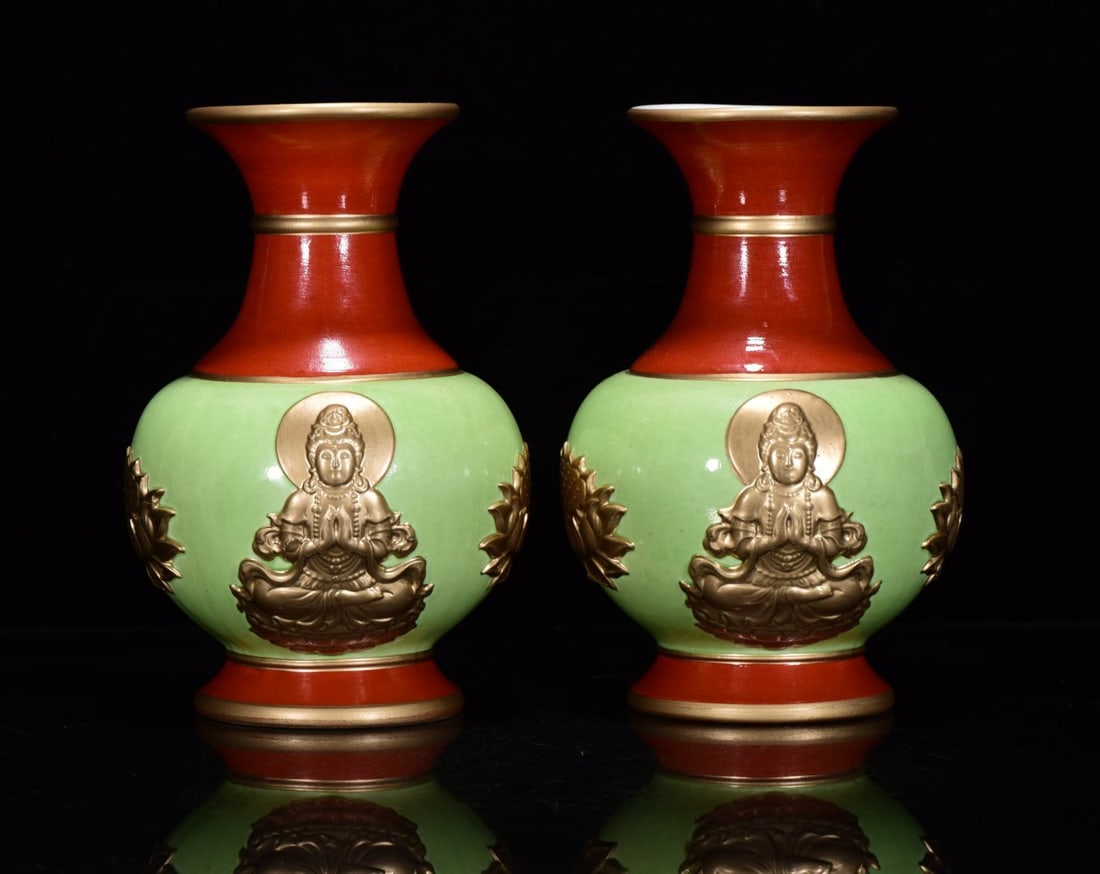 A Pair of Exquisite Wucai Gilded Avalokitesvara Pattern Vases: A Pair of Exquisite Wucai Gilded Avalokitesvara Pattern Vases,Qing Dynasty,China,with Qianlong Six-character